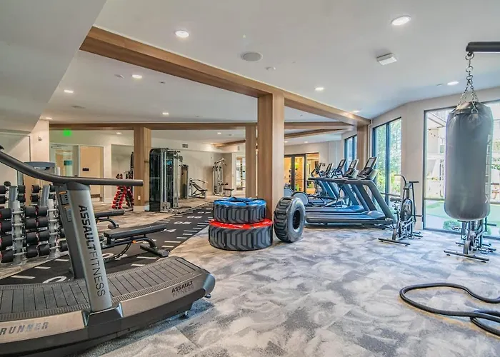 Apartment Serene 1br Uptown Biltmore Gym Pool Parking Wd