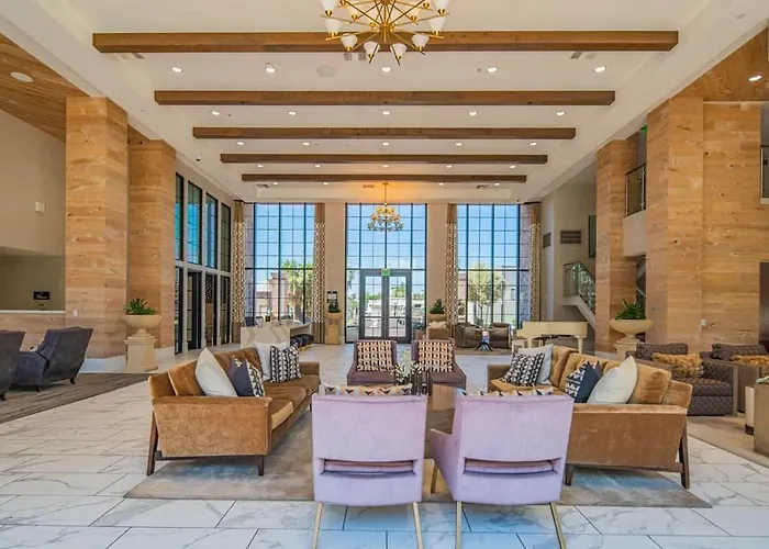Serene 1br Uptown Biltmore Gym Pool Parking Wd Apartment *