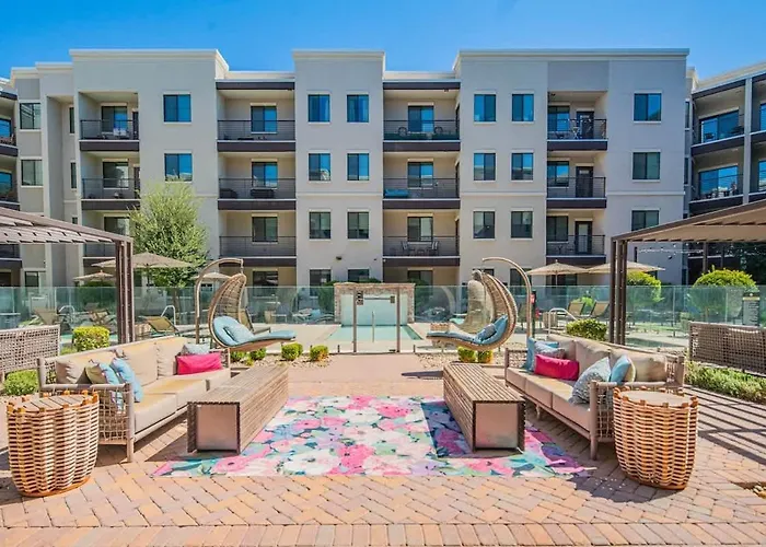 Apartment Serene 1br Uptown Biltmore Gym Pool Parking Wd